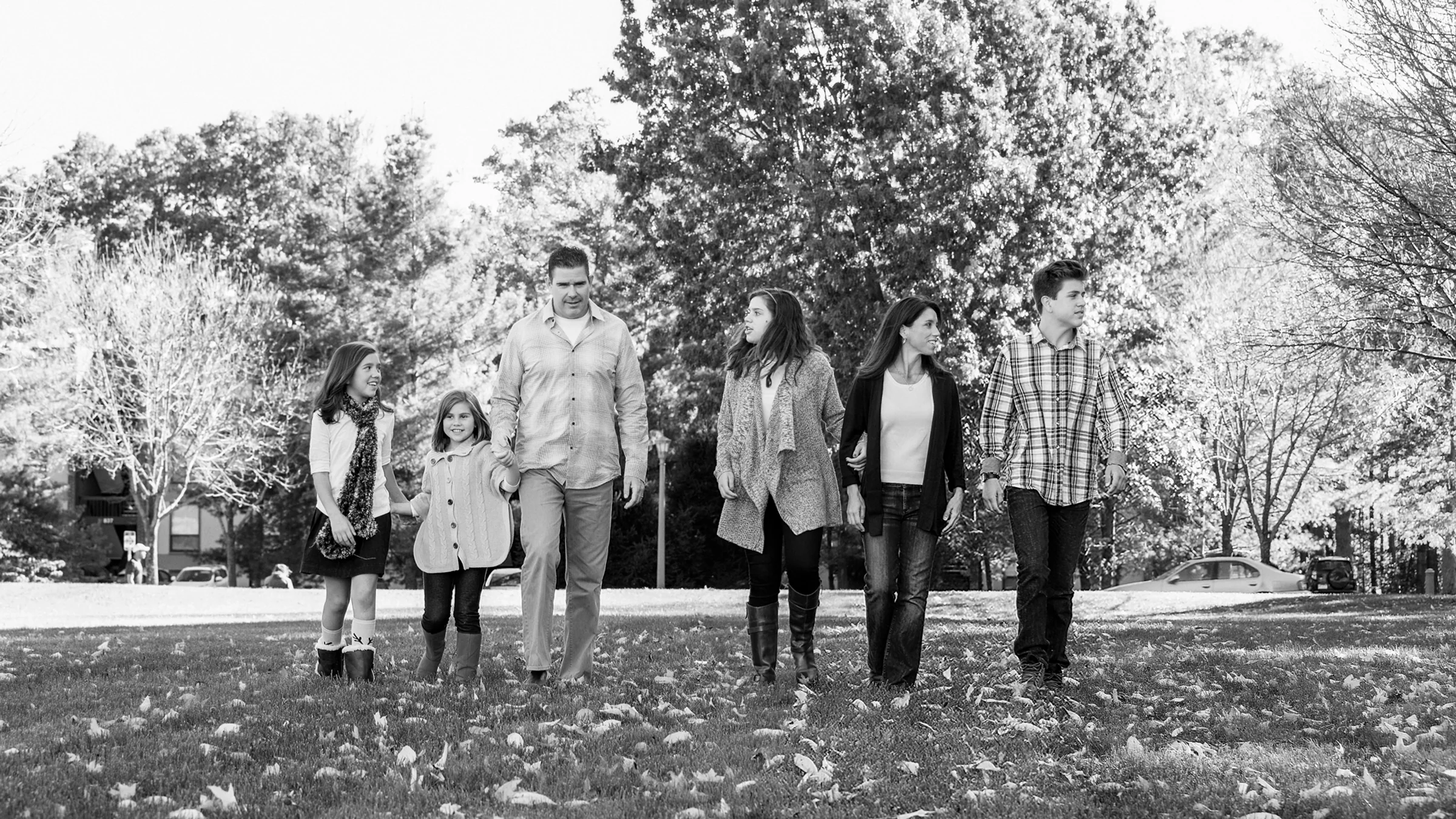Family and couples photography session outdoors in Charlottesville
